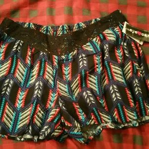 NWT Size Medium Shorts